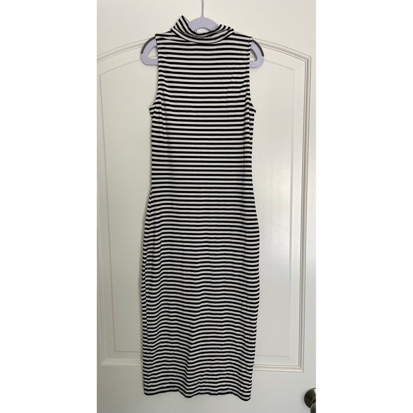 Bar III Dresses & Skirts - Bar III Striped Bodycon